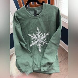 Gildan Green Sweatshirt with White Snowflake
